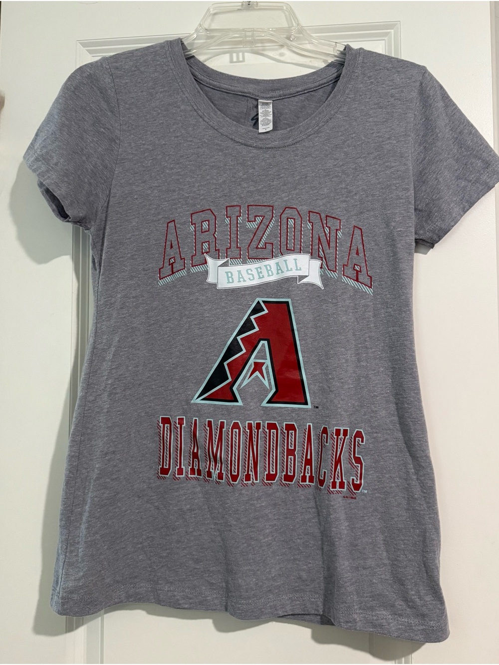 Arizona diamondbacks women’s shirt Size large grey with graphic